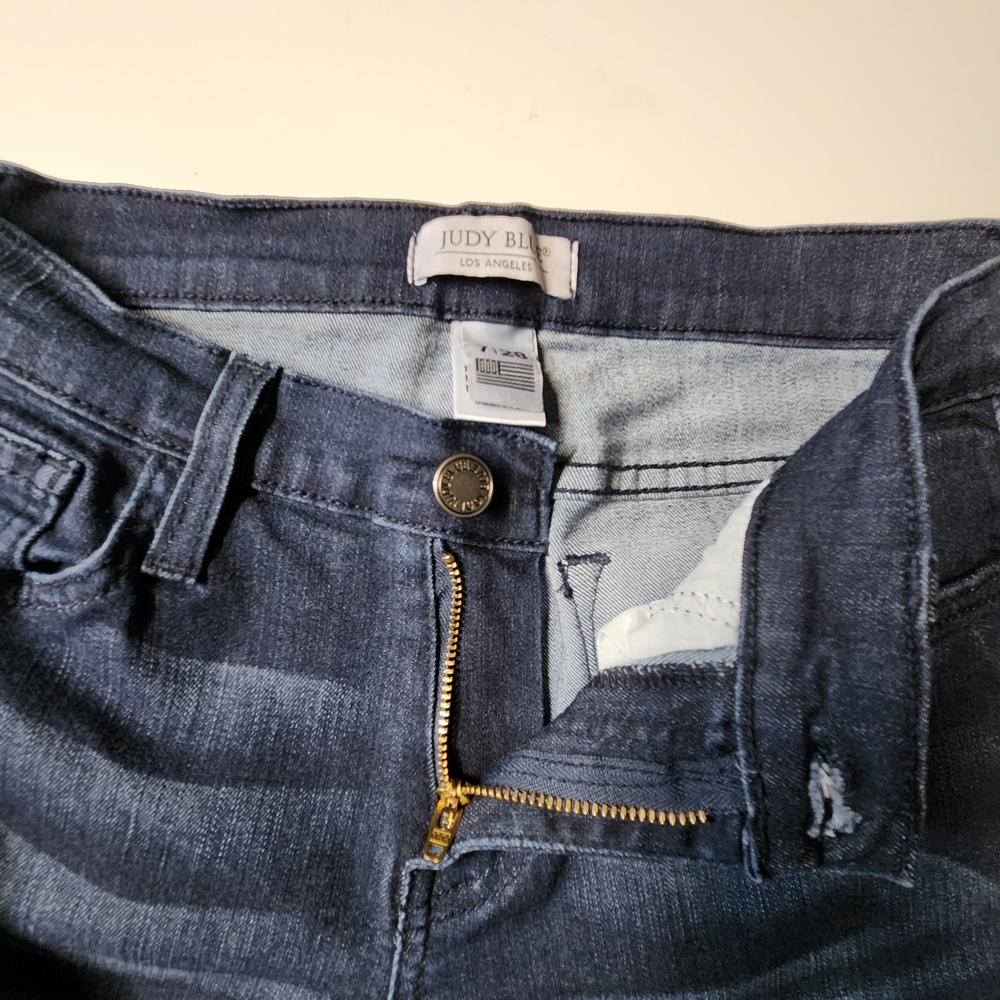 JUDY BLUE Women's Wide Hem Stretch Flare Jeans Medium Wash Size 7/28 Made in USA - Picture 5 of 9